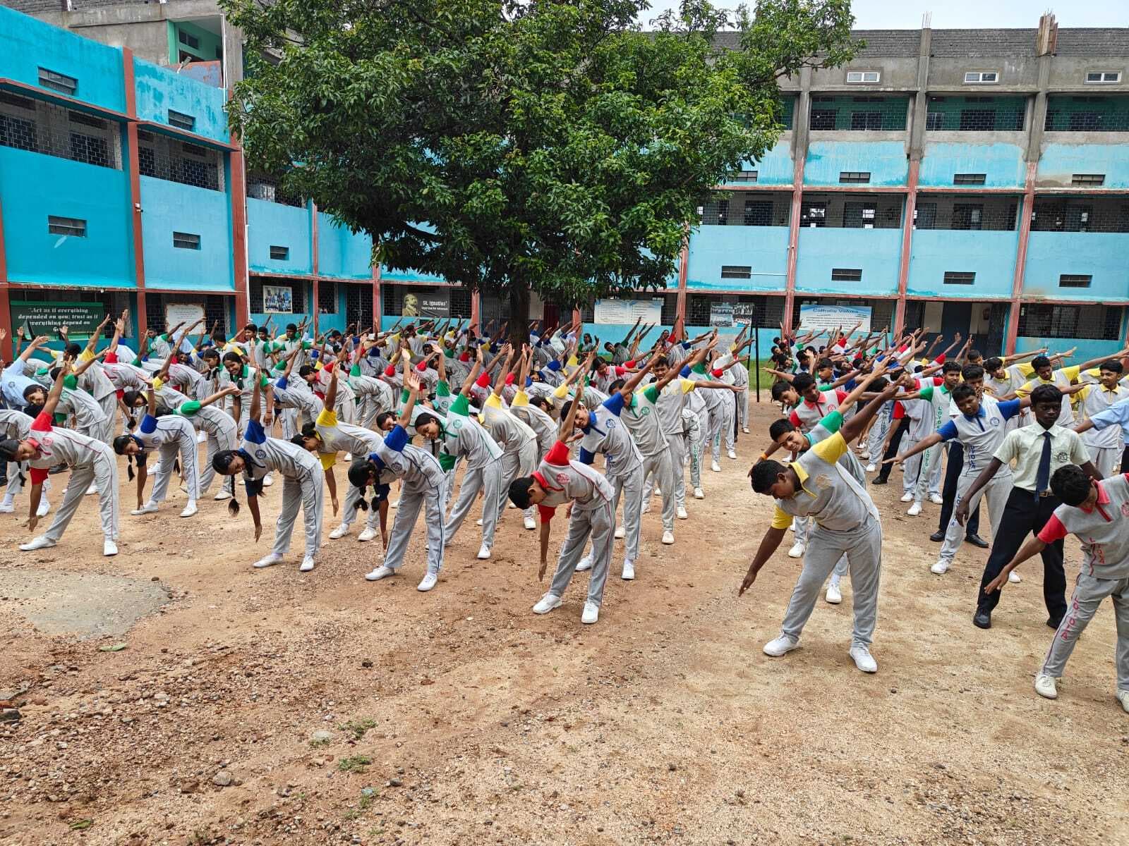 खूंटी के विभिन्न स्थानों पर मना अंतर्राष्ट्रीय योग दिवस