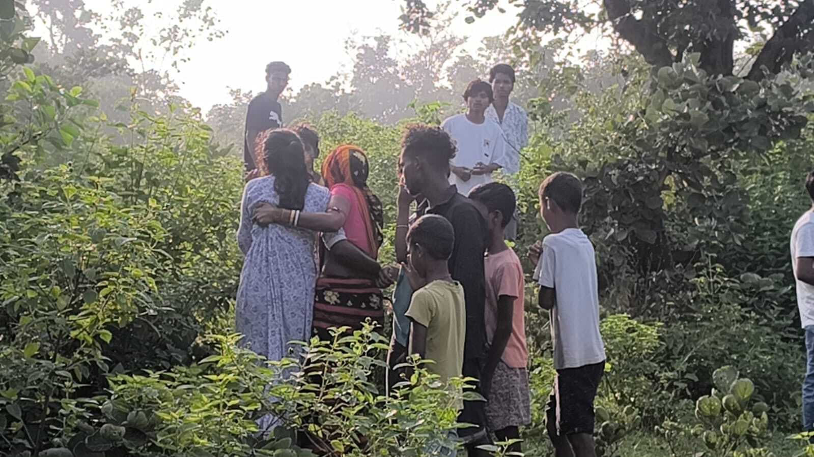 पारिवारिक कलह में महिला ने की आत्महत्या, फंदे से लटकता शव बरामद