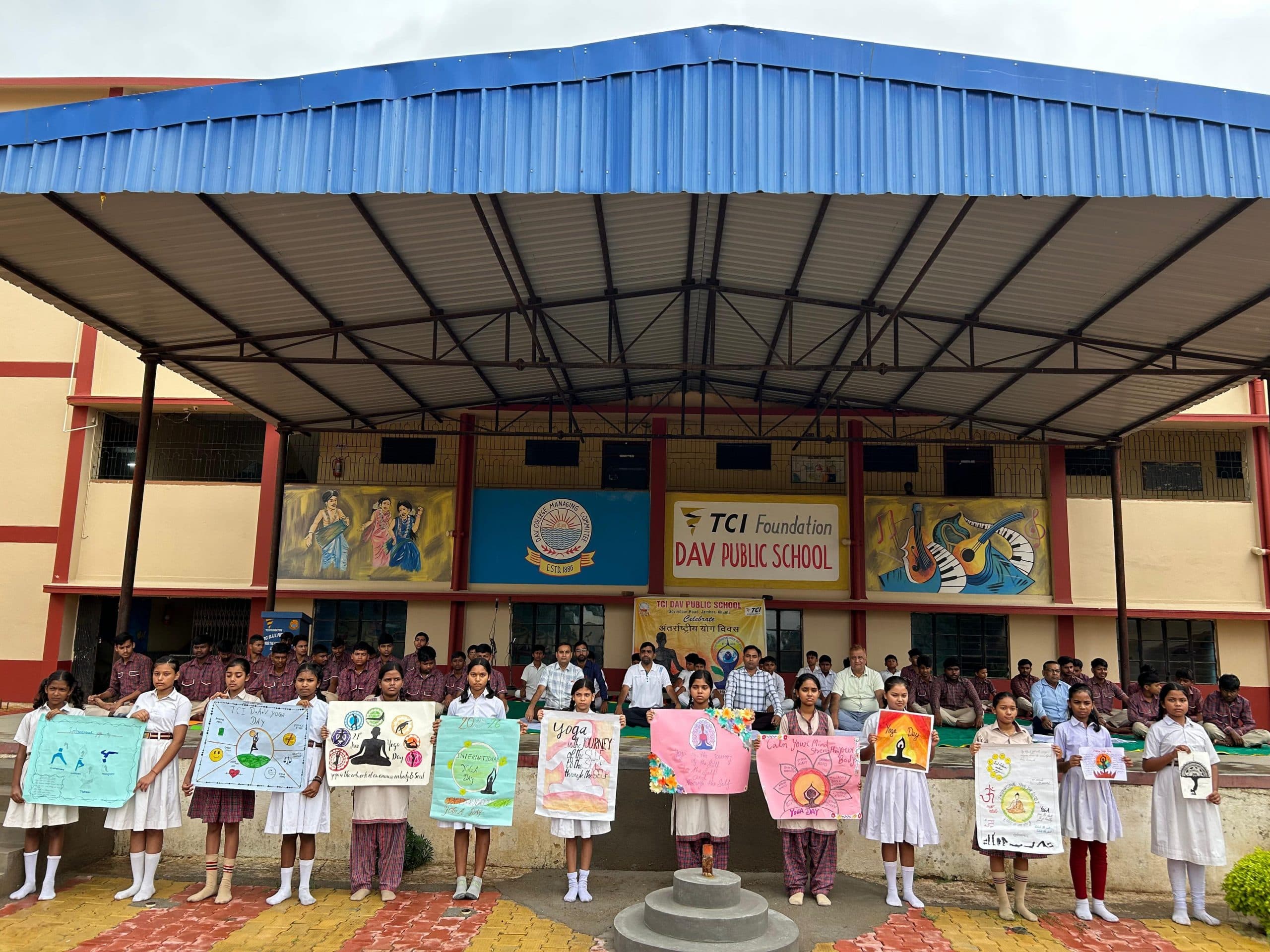 कर्रा में योग का किया गया अभ्यास