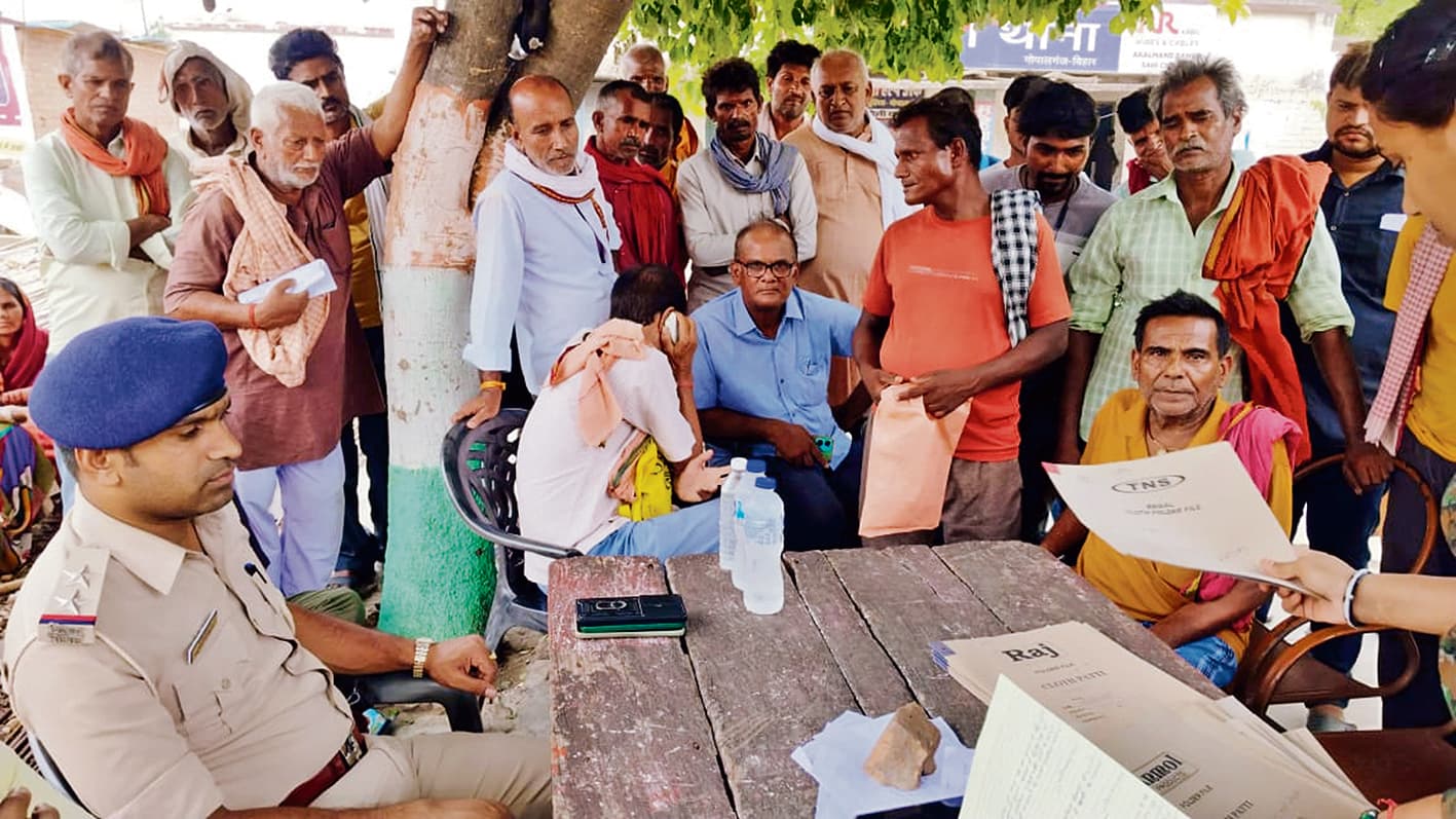 Gopalganj News : जनता दरबार : किसी को जमीन विवाद से मिली मुक्ति, किसी को अगली तारीख