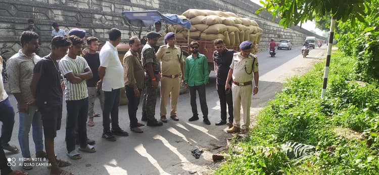 ओवरब्रिज के समीप मिला अज्ञात युवक का शव