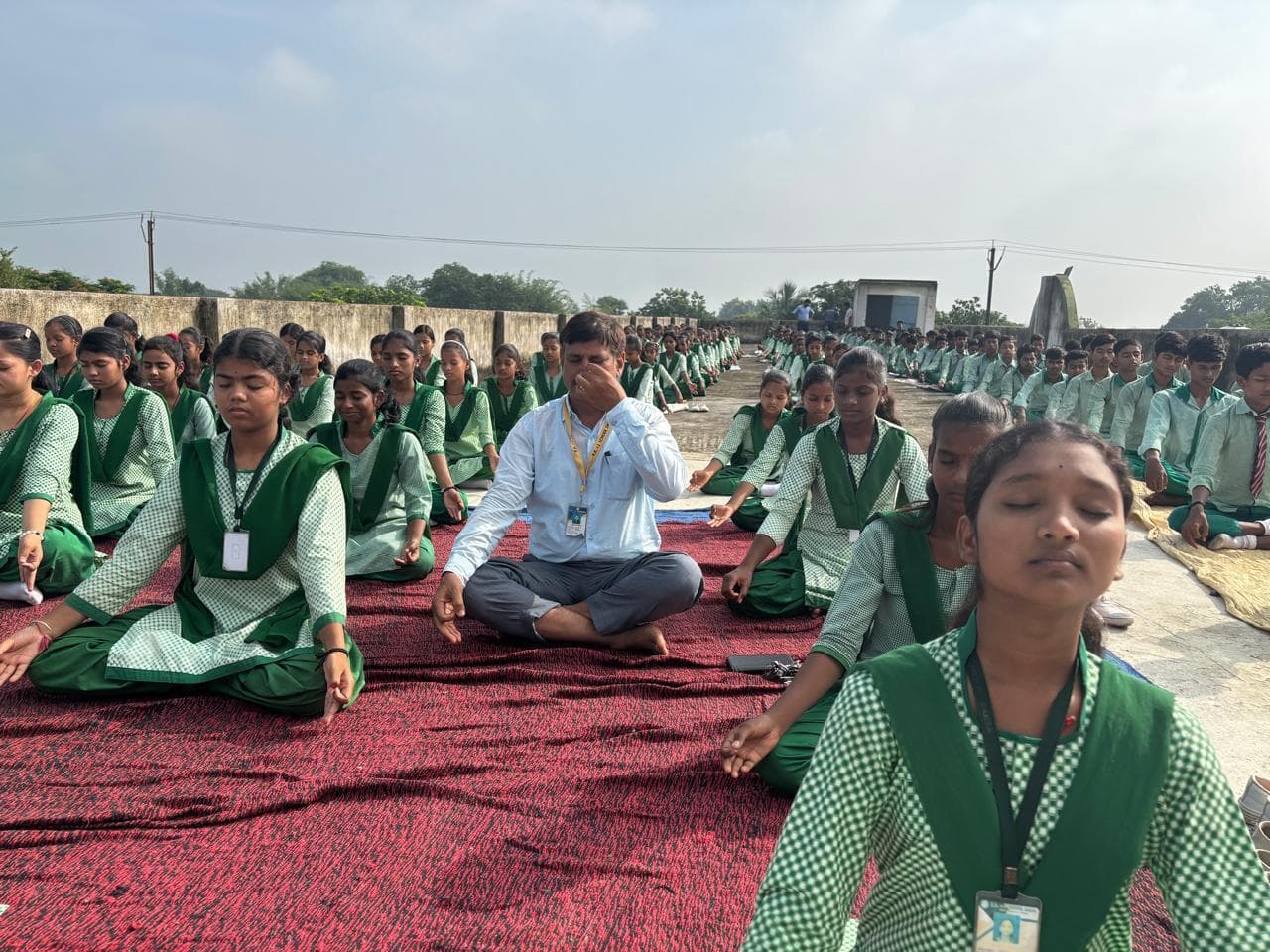 Deoghar news : योग के माध्यम से लोगों ने निरोगी रहने की सीखी कला