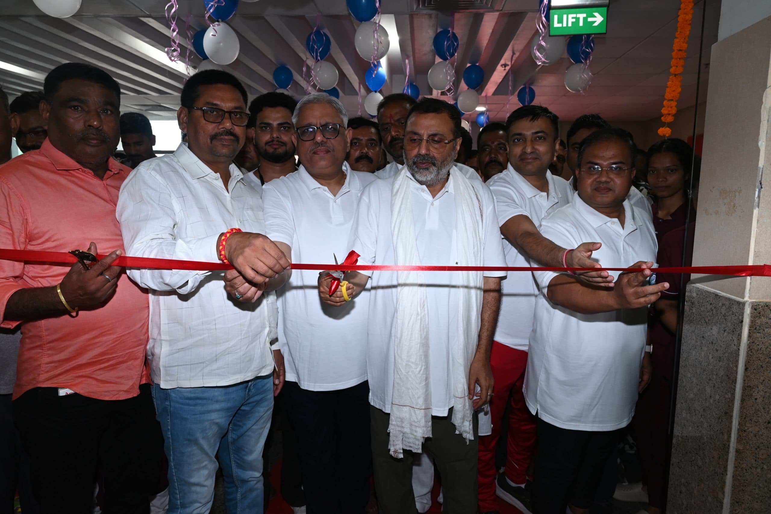 विश्व योग दिवस पर देवघर एम्स में इमरजेंसी सेवा शुरू, मात्र 30 रुपये में होगा रजिस्ट्रेशन