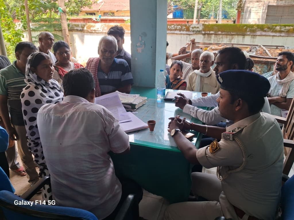 जनता दरबार में फरियादियों ने लगायी न्याय की गुहार