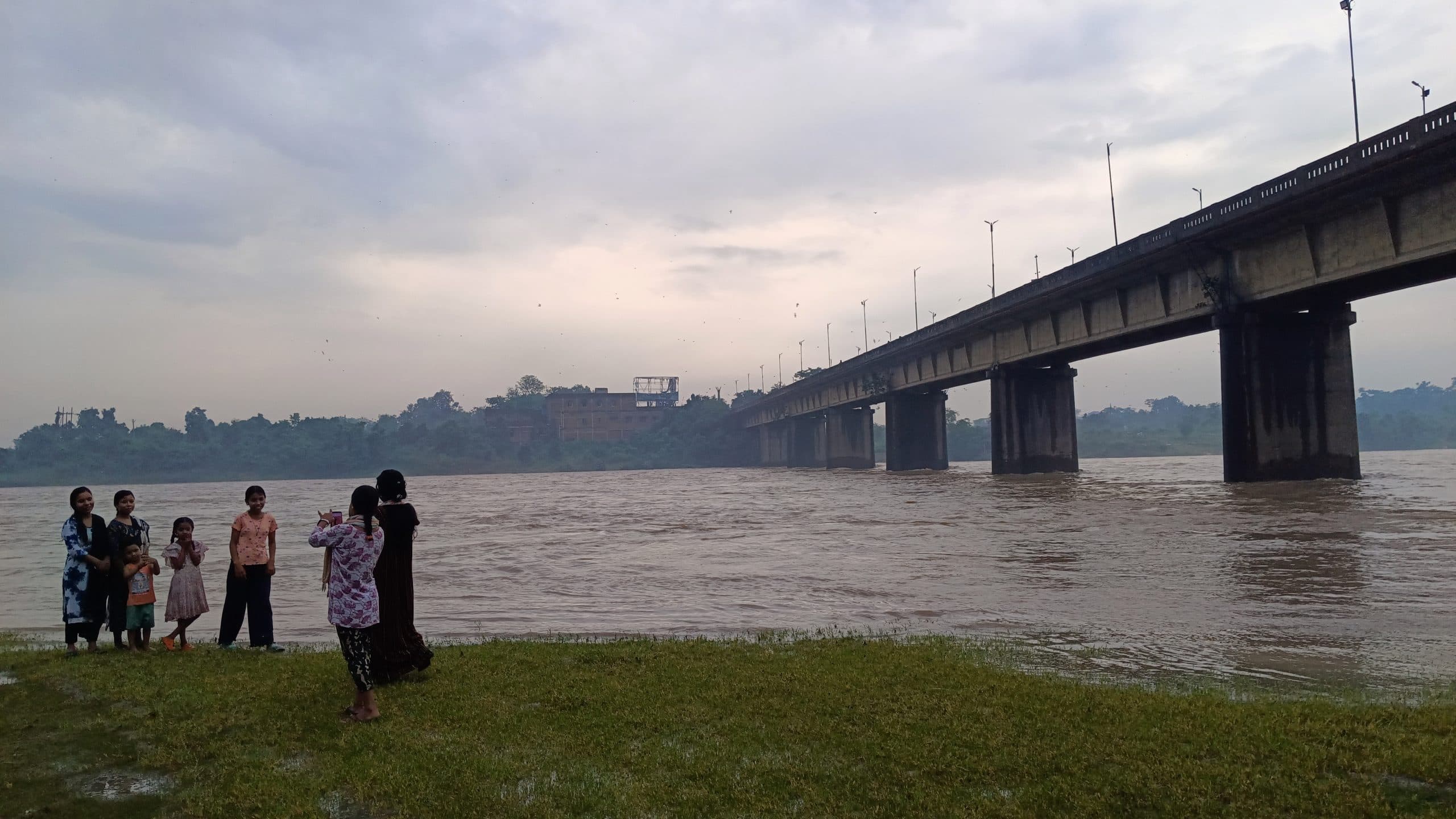 Bokaro News : दामोदर नदी का जलस्तर खतरे के निशान के ऊपर