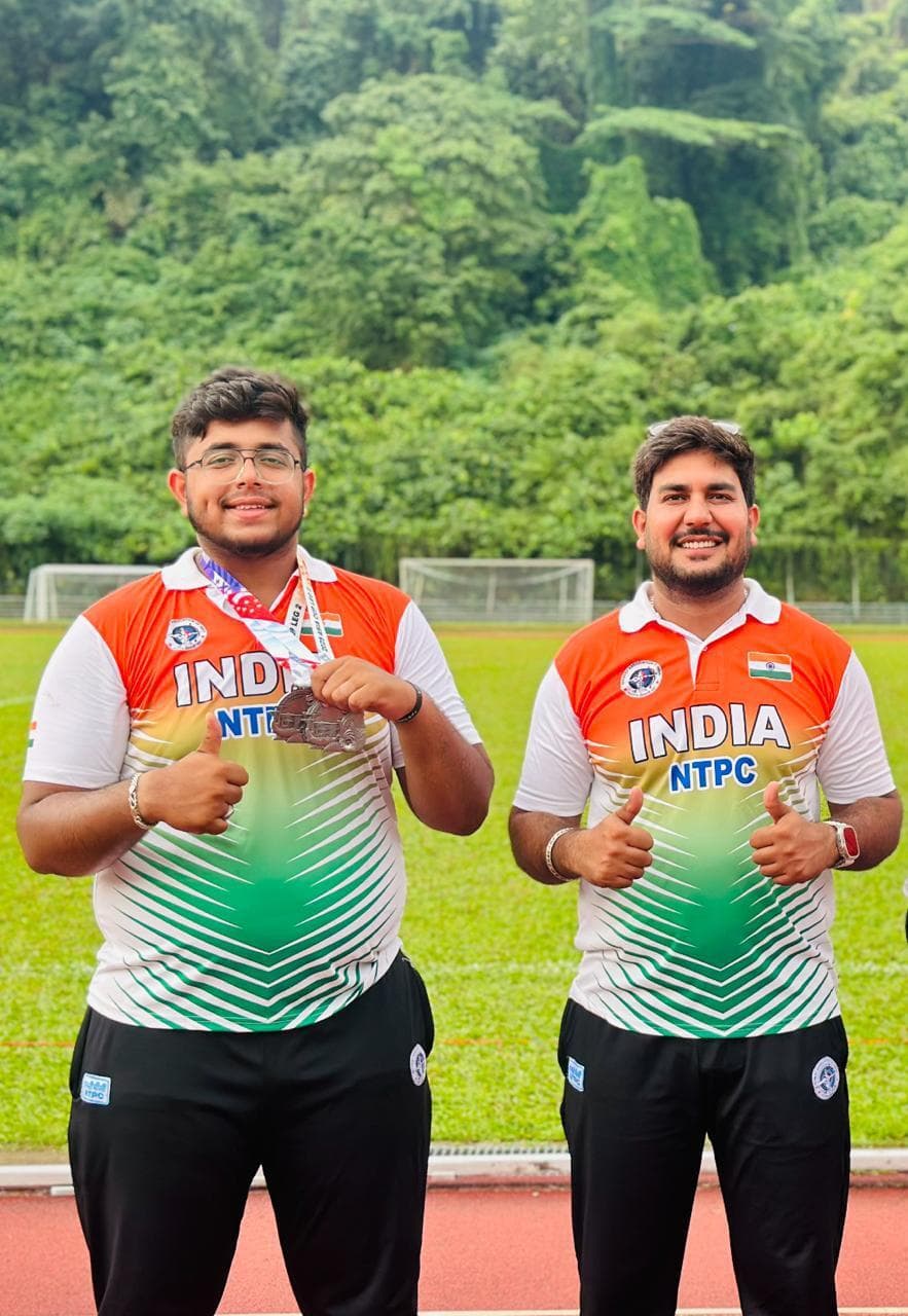 vishnu chaudhray asia cup archery :  शहर के विष्णु ने एशिया कप तीरंदाजी प्रतियोगिता में जीते दो पदक