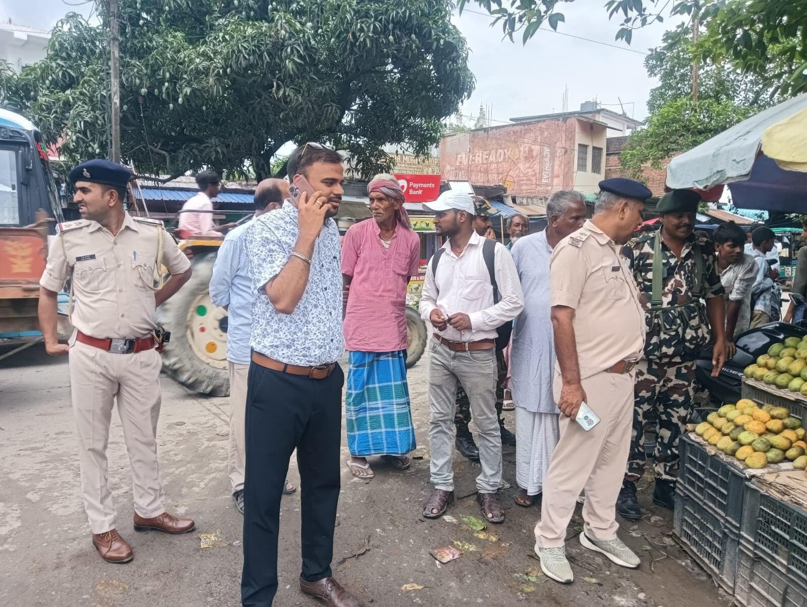 दुकानदारों को तीन दिन में अतिक्रमण हटाने निर्देश