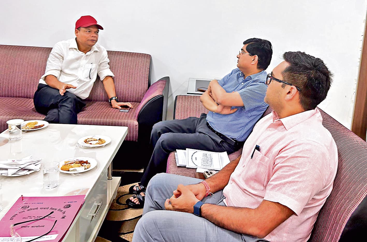 Ranchi news : मेधावी एसटी विद्यार्थियों को उत्कृष्ट कोचिंग में प्रशिक्षण दिलायें : मंत्री