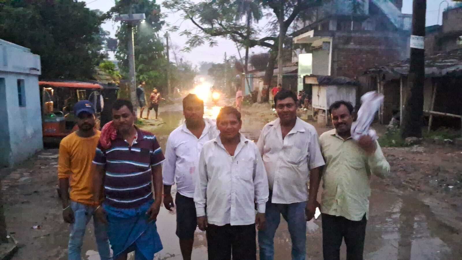 Samastipur News:कीचड़युक्त जलजमाव ने बढाई ग्रामीणों की मुश्किलें