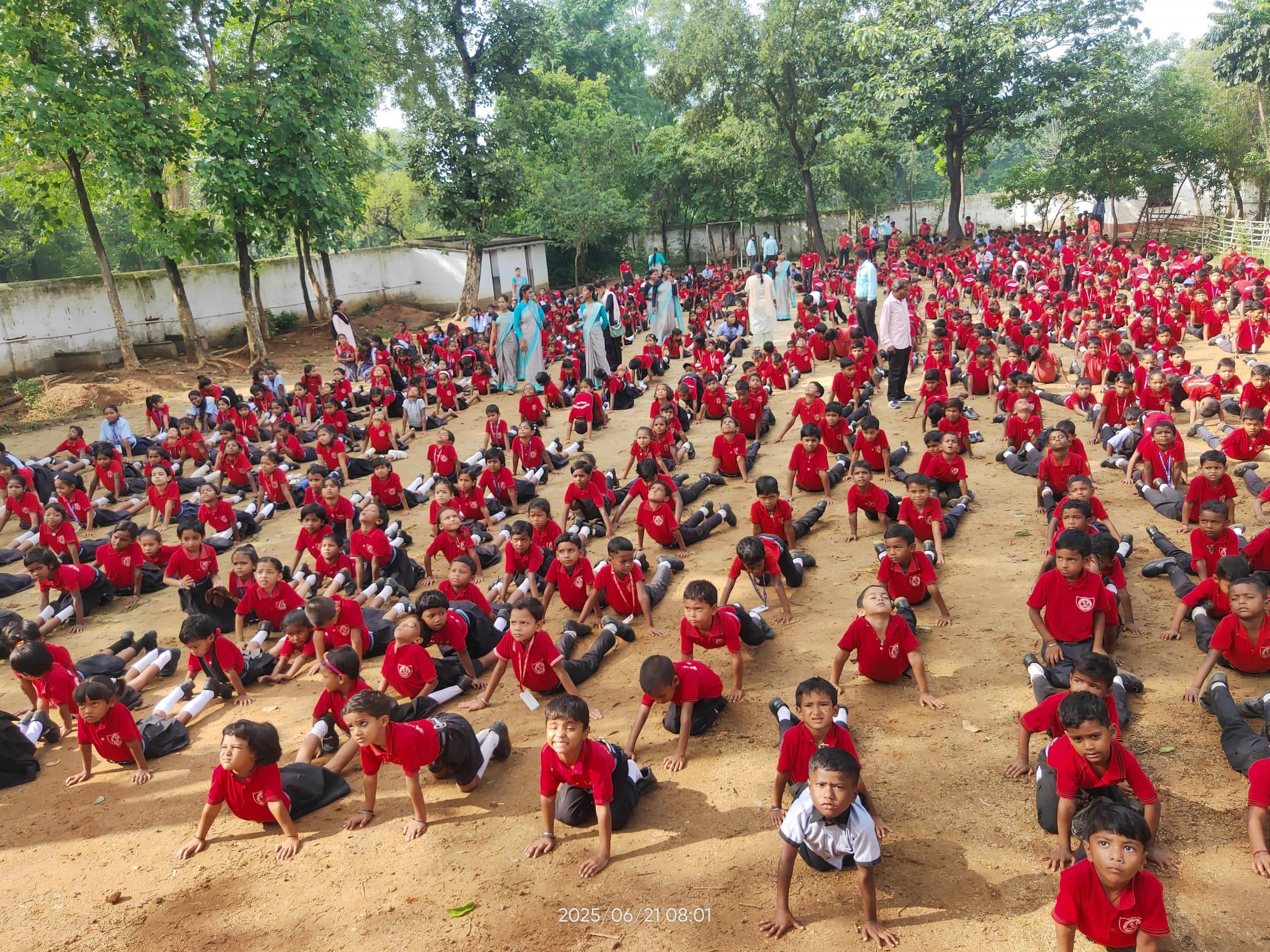 पढ़ाई में ध्यान केंद्रित के लिए योगभ्यास जरूरी - प्राचार्य अरुण सिन्हा