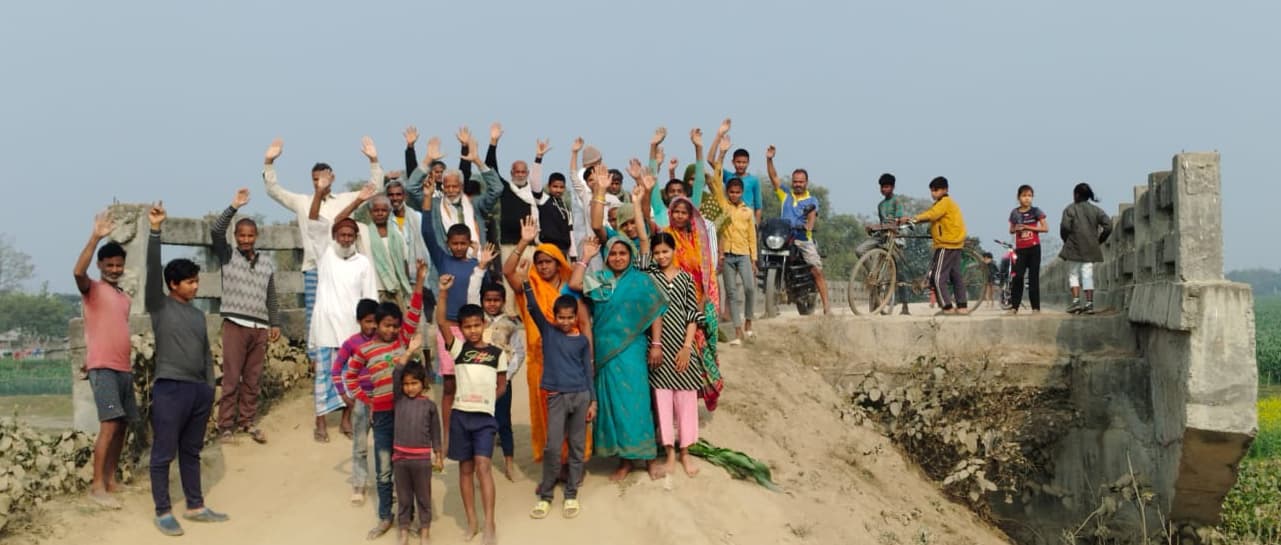 एप्रोच पथ के अभाव में मजरा में 4.5 करोड़ की लागत से बना पुल अनुपयोगी