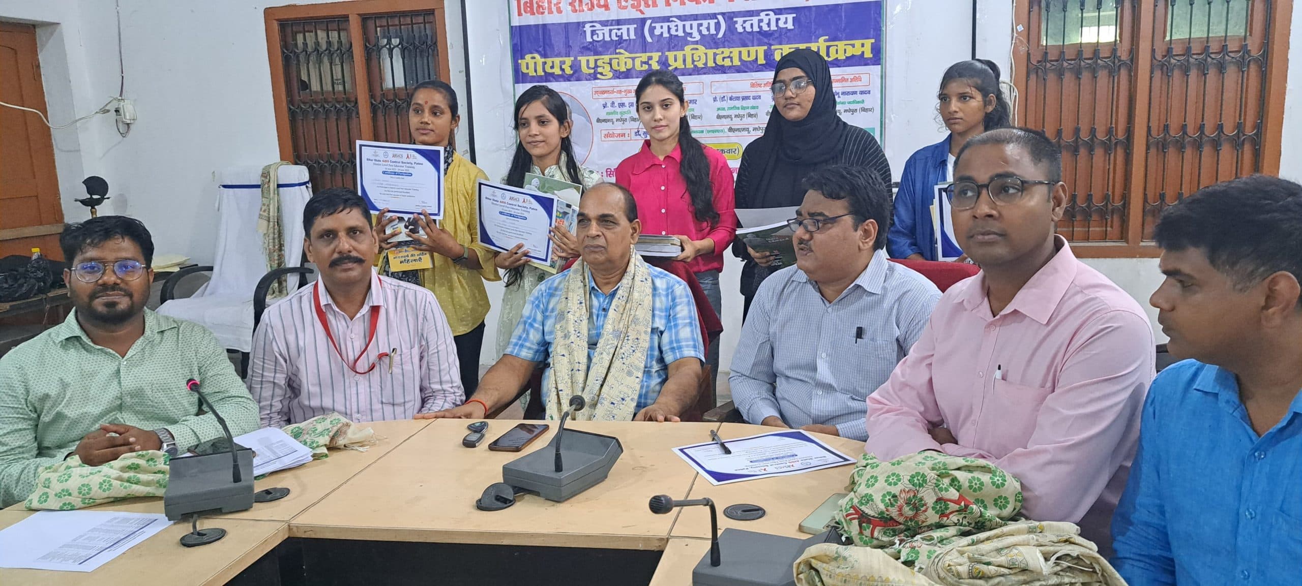 प्रथम पांच स्थानों पर छात्राओं ने जमाया कब्जा