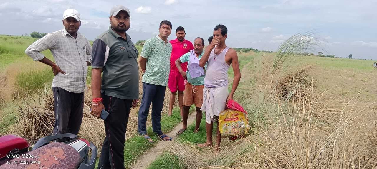 अंचलाधिकारी व जनप्रतिनिधियों ने बाढ़ प्रभावित इलाकों का लिया जायजा