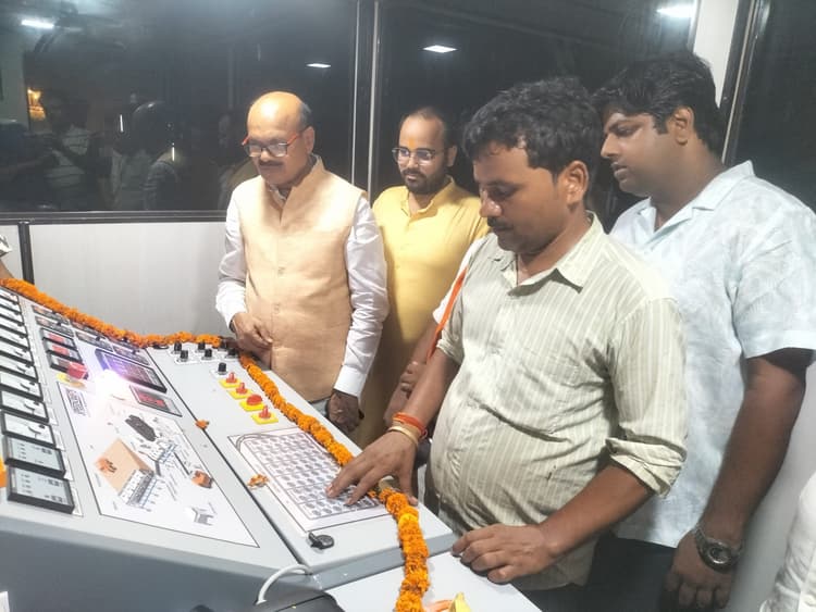 विधायक ने किया हॉट मिक्सिंग प्लांट का उद्घाटन