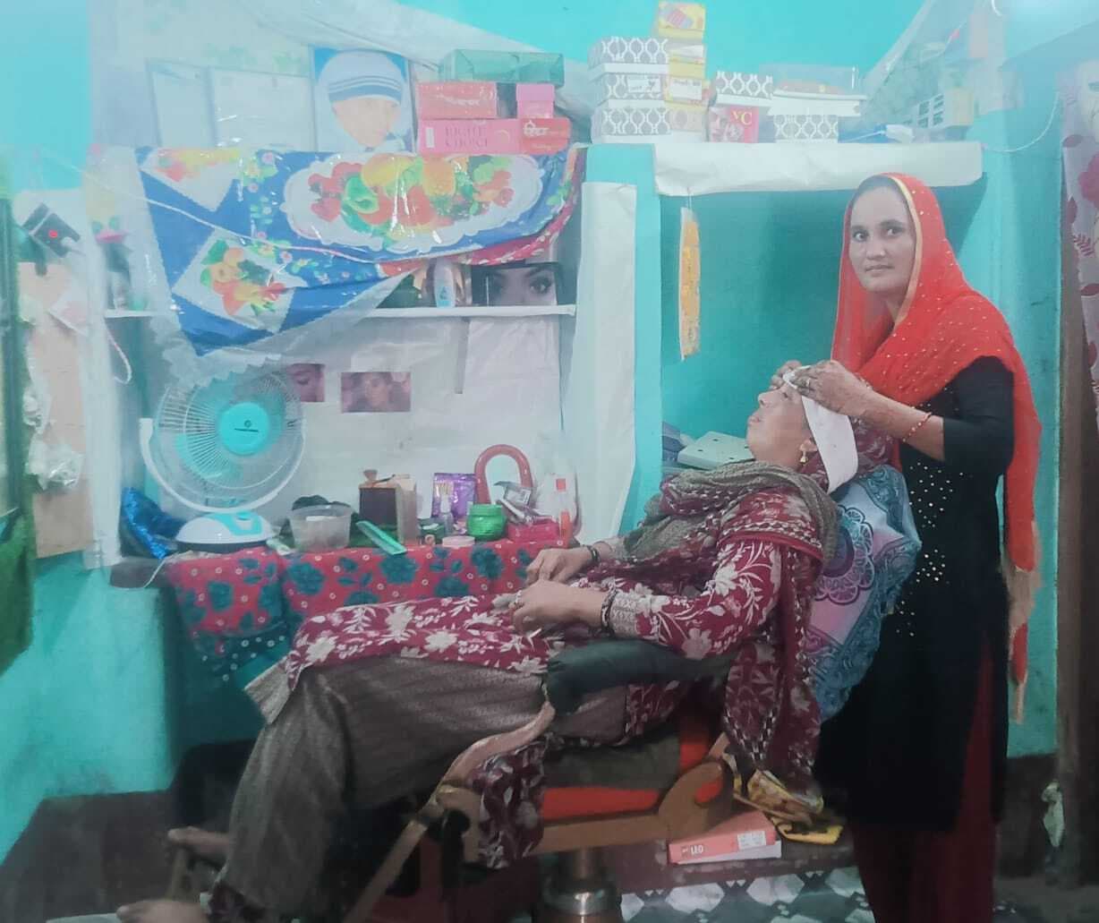 मेरुन और जायदा ने लिखी आत्मनिर्भरता की इबारत