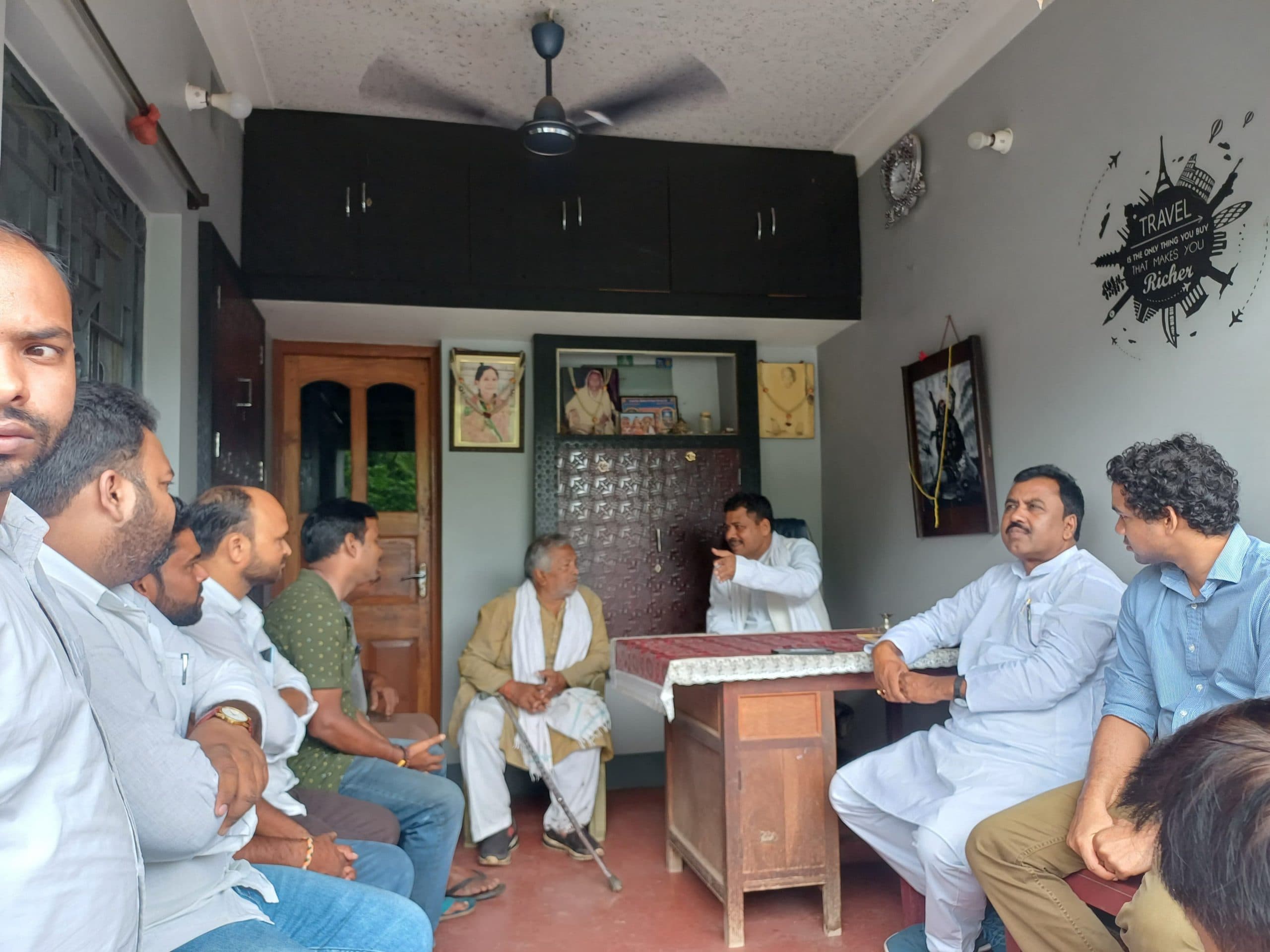 पुलिस की बर्बरतापूर्ण कार्रवाई प्रशासन की निष्क्रियता का परिणाम : गिरिधारी यादव