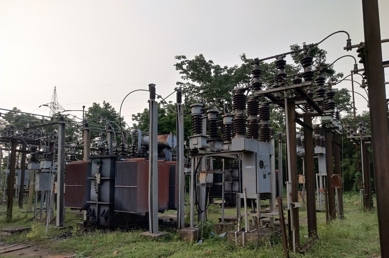 बचरा सबस्टेशन का पावर ट्रांसफाॅर्मर जला, बिजली संकट