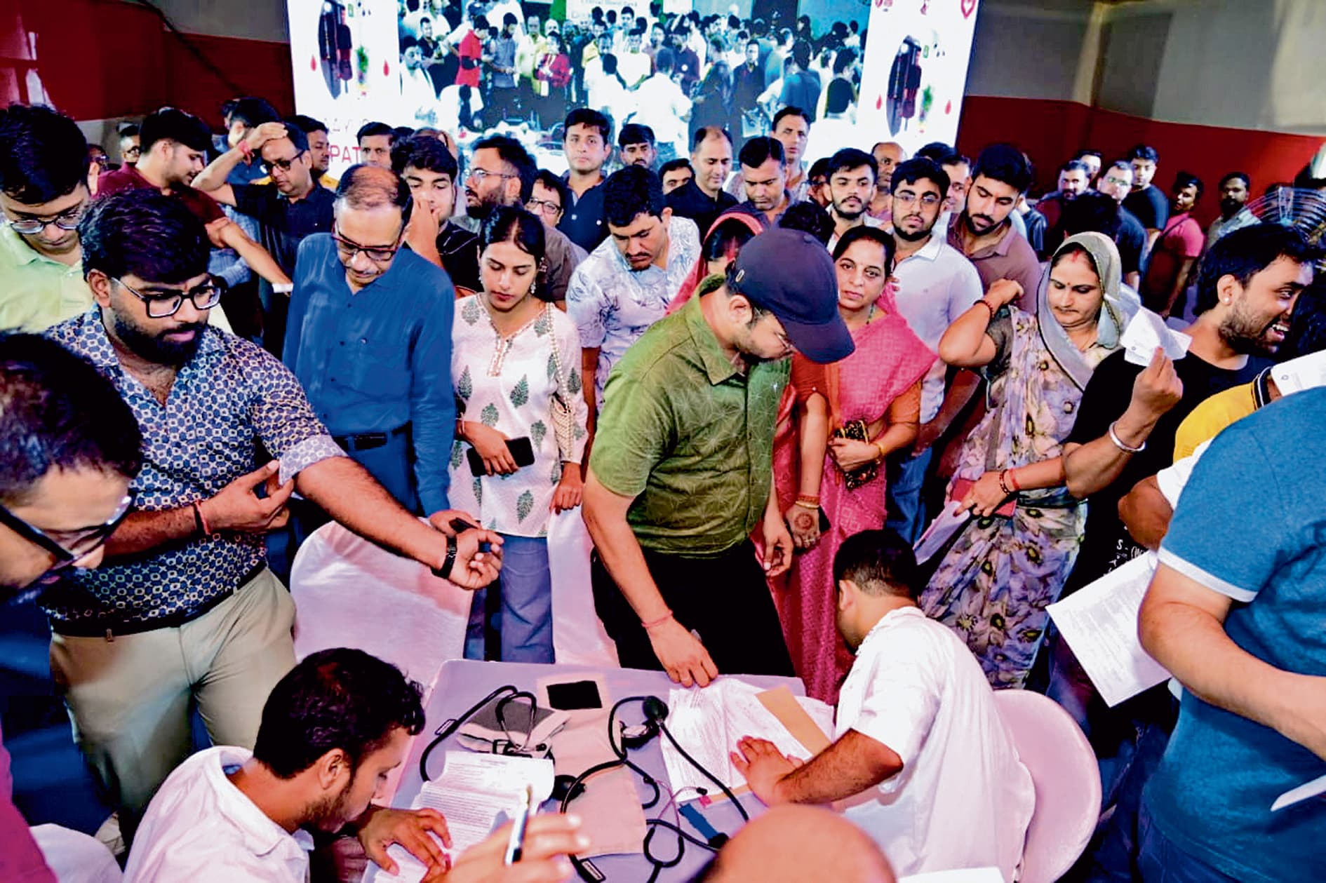 बड़ाबाजार में लगा महा रक्तदान शिविर, 2086 लोगों ने डोनेट किया ब्लड