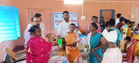 लाभुकों की शिकायतों का ऑन द स्पॉट किया गया निष्पादन