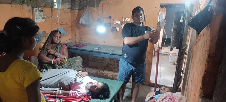 Bhagalpur news वज्रपात की चपेट में आने से एक की मौत, तीन घायल