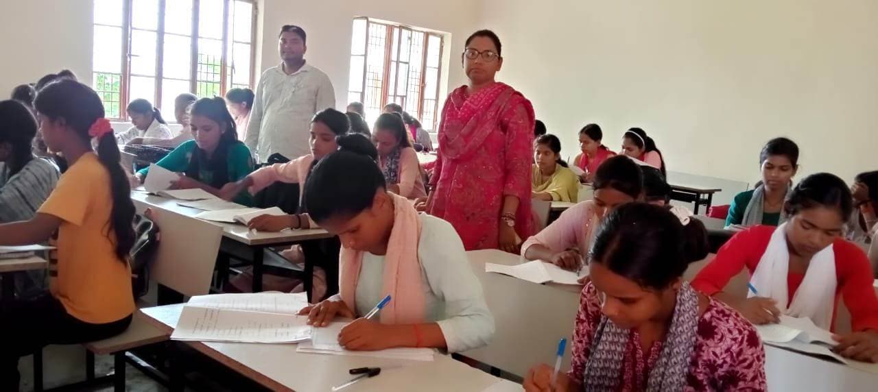 मॉडल स्कूल सुदरगंज में 12वीं की त्रैमासिक परीक्षा शुरू