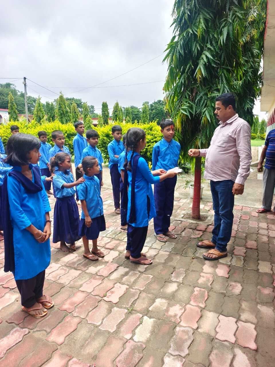 Madhubani : गर्मी की छुट्टी के बाद खुले सरकारी विद्यालय, बच्चों को किया स्वागत