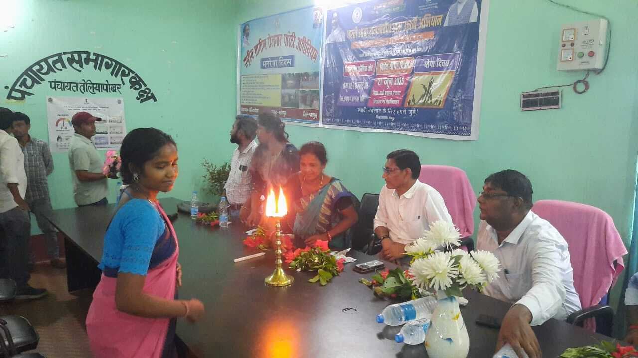 महेशपुर: पीएम जनमन के तहत योजनाओं का दिलाया गया लाभ