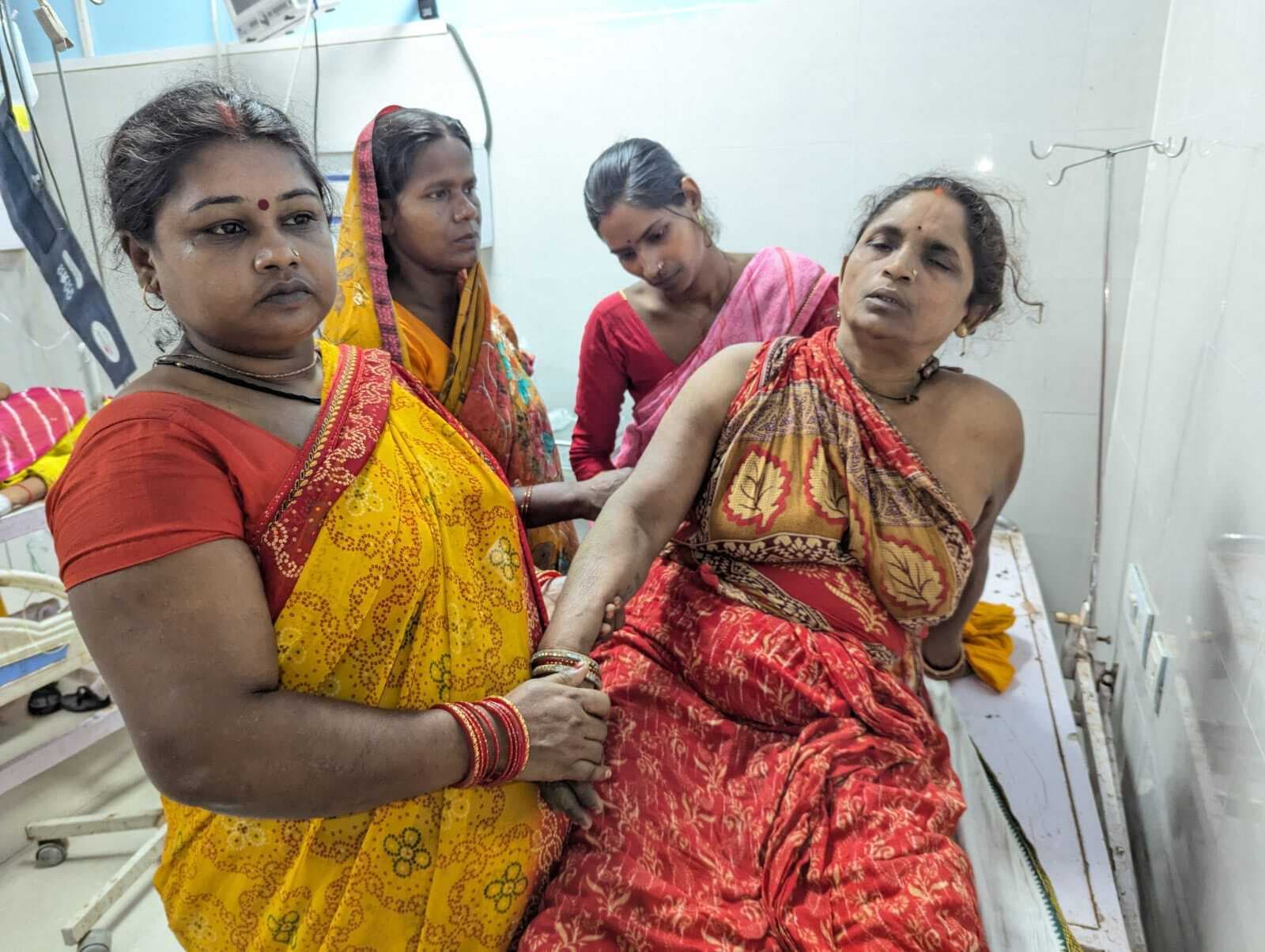 संदेश में बहू की विदाई के विवाद में सास पर फायरिंग, घायल