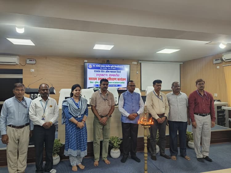 Samastipur News:सीमांत किसानों के लिए मशरूम की खेती अच्छा विकल्प : कुलपति