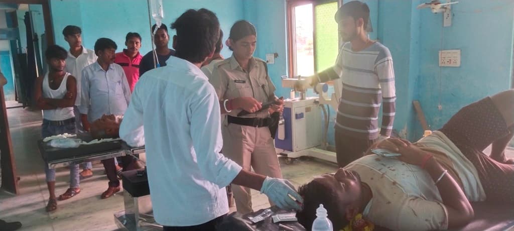 कंटेनर की टक्कर से ऑटो मालिक की मौत, तीन लोग घायल