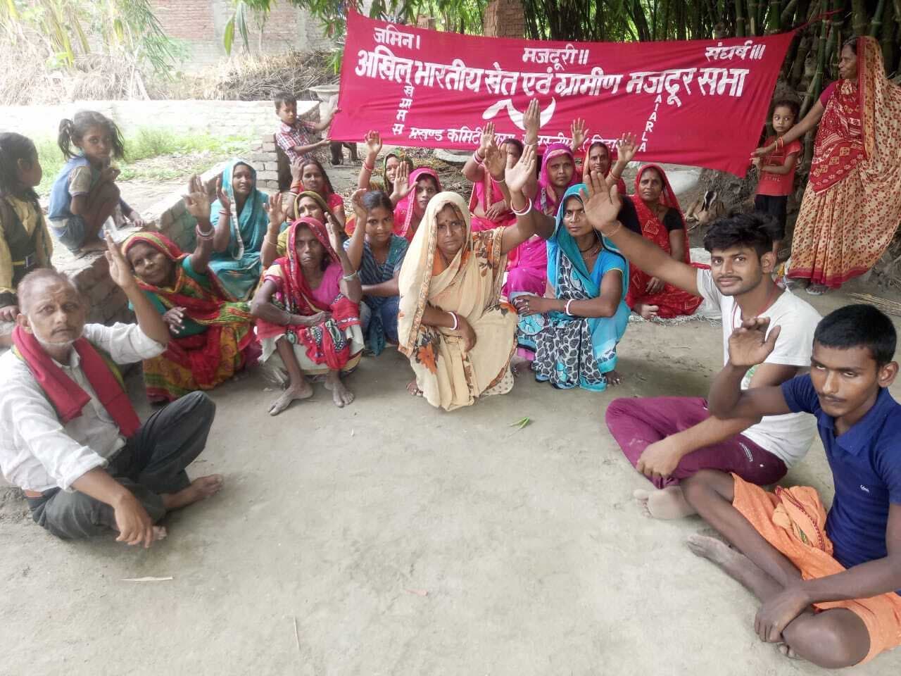 Samastipur News:अंगूठा लगाने के बाद भी राशन नहीं मिलने पर जतायी नाराजगी