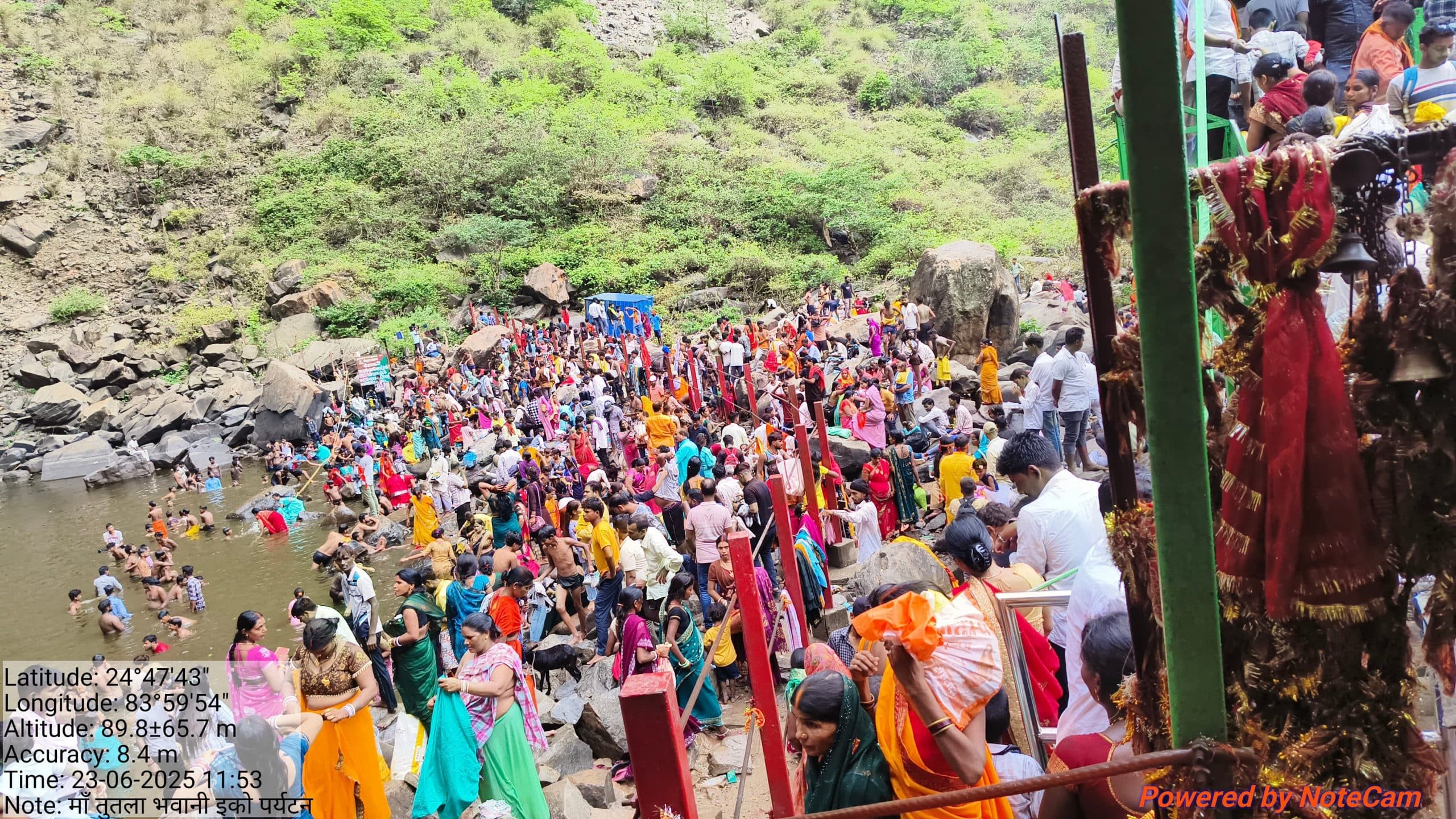 साल की पहली बरसात में मां तुतला भवानी धाम में उमड़े सैलानी