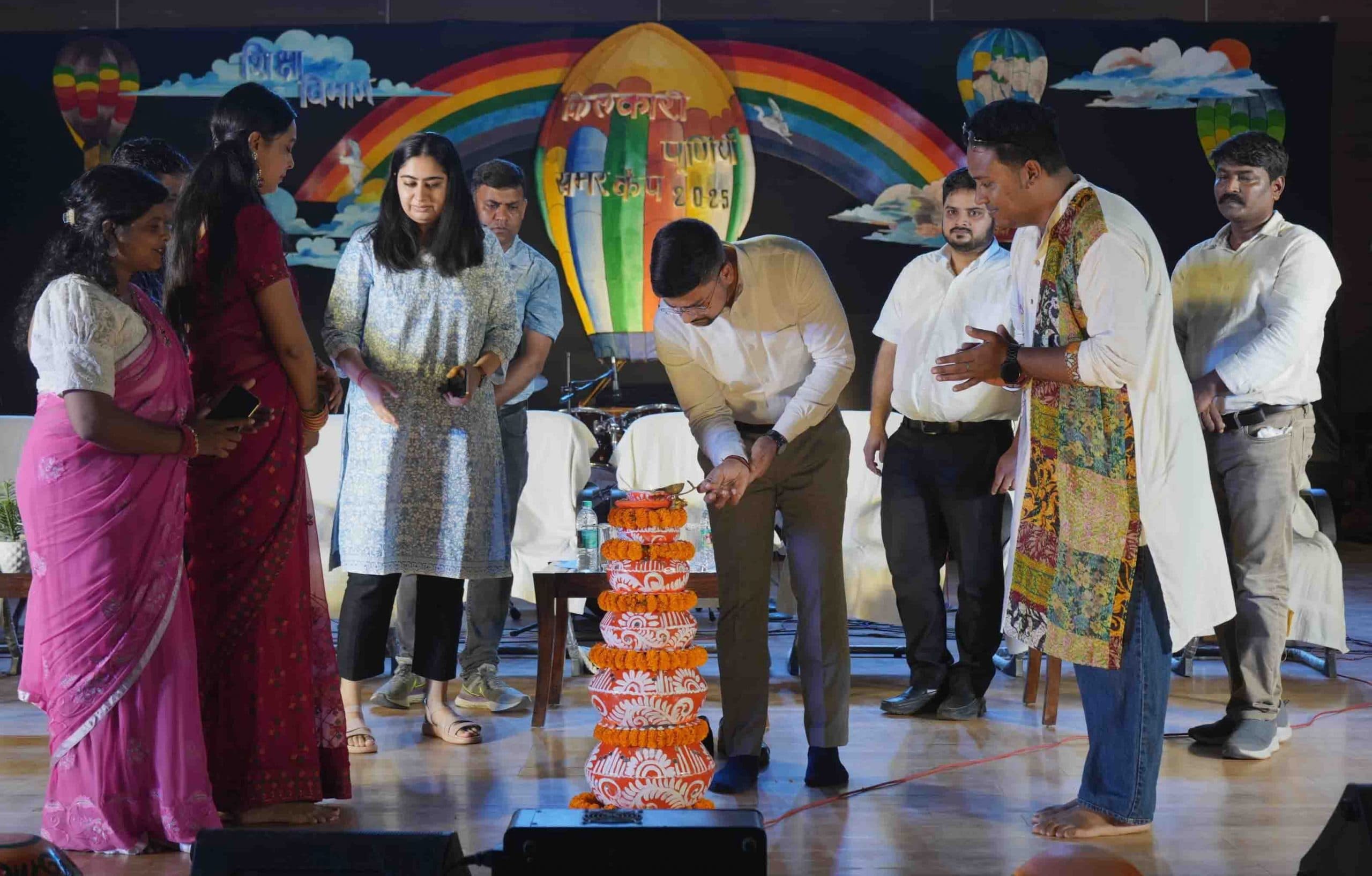 किलकारी के बच्चों की रचनात्मक क्षमताओं को देख अभीभूत हुए डीएम