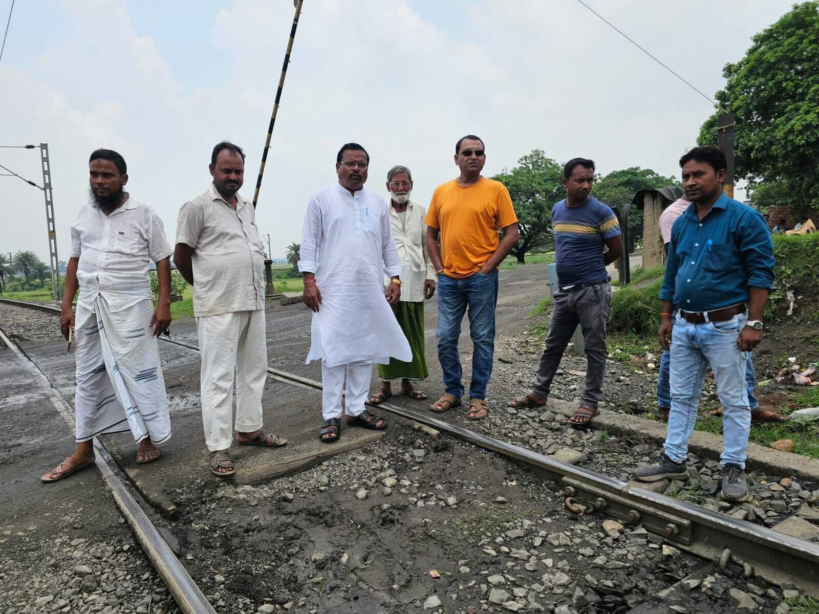 मालपहाड़ी रेल फाटक पर आरओबी निर्माण की रखी मांग