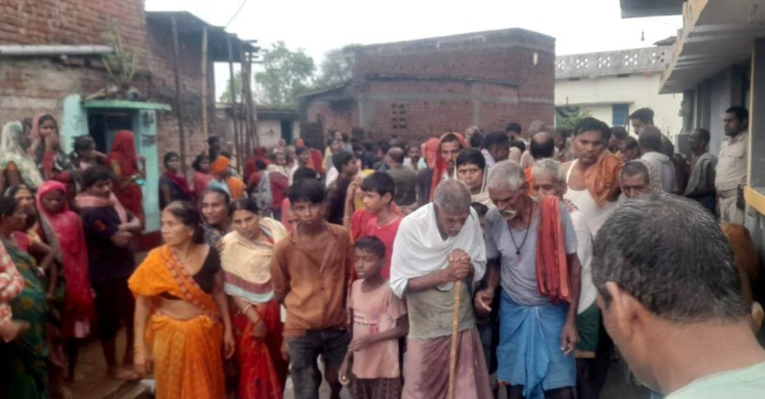 ठनका गिरने से वृद्ध की मौत, दो घायल