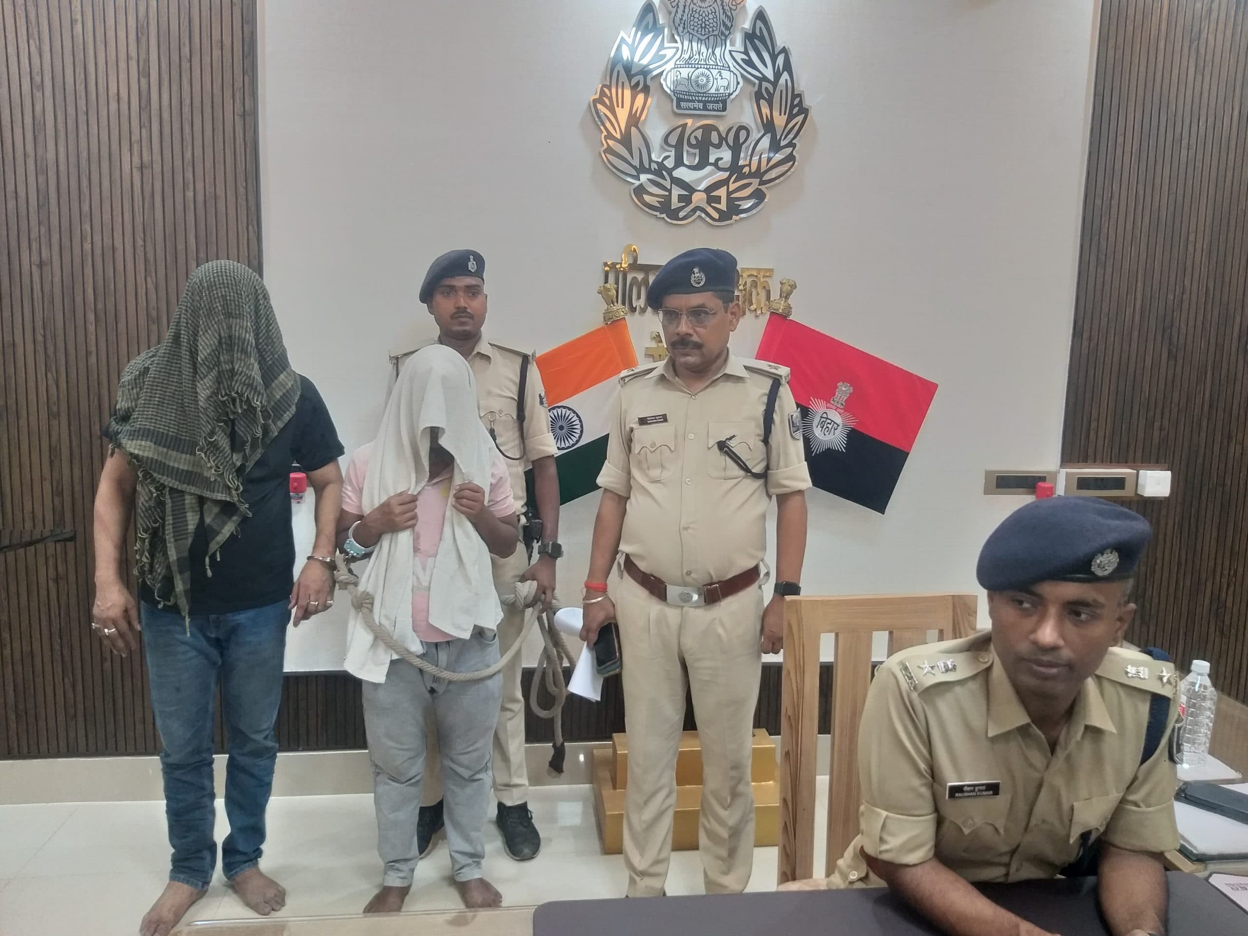 तीन बच्चों की मां ने प्रेमी संग की अपने पति की हत्या, तीन गिरफ्तार