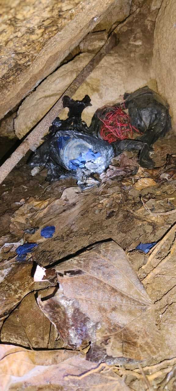 पचरुखिया जंगल से दो आइइडी बम बरामद