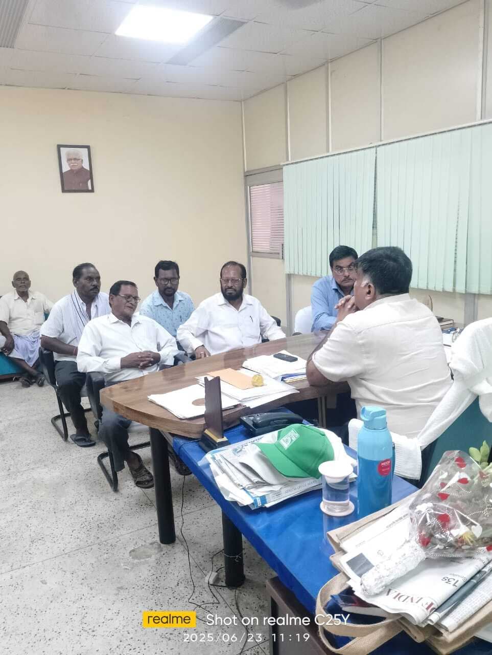 Dhanbad News : वास्तुहारा संग्राम समिति व डीवीसी के बीच वार्ता विफल