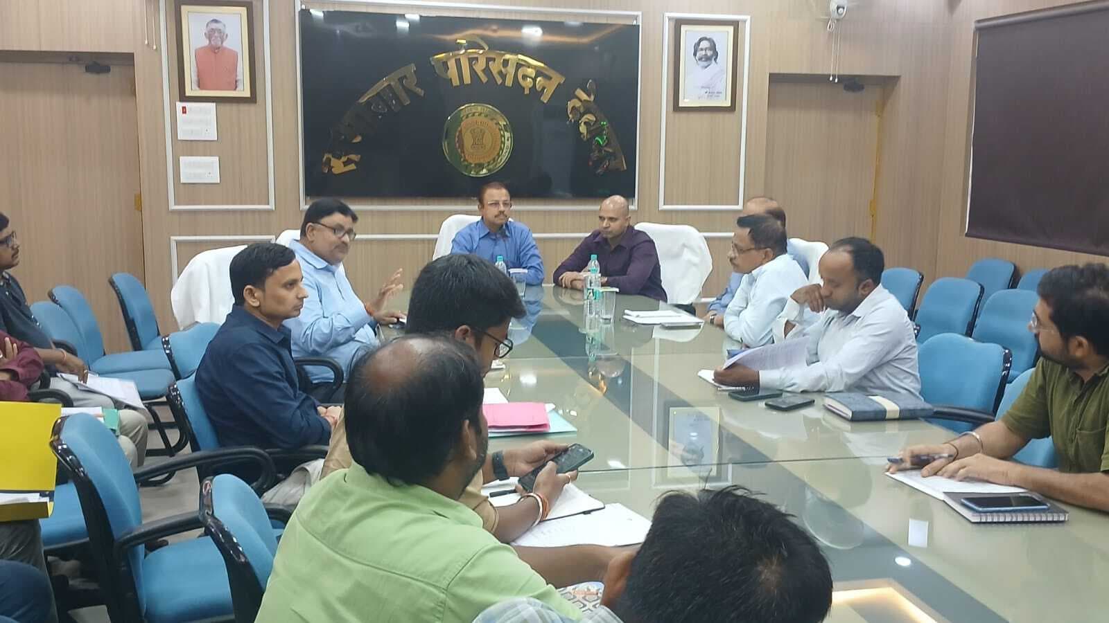 Deoghar News : जनजातीय उत्कर्ष अभियान का लाभ ग्रास रूट तक पहुंचायें : डिप्टी सेक्रेटरी