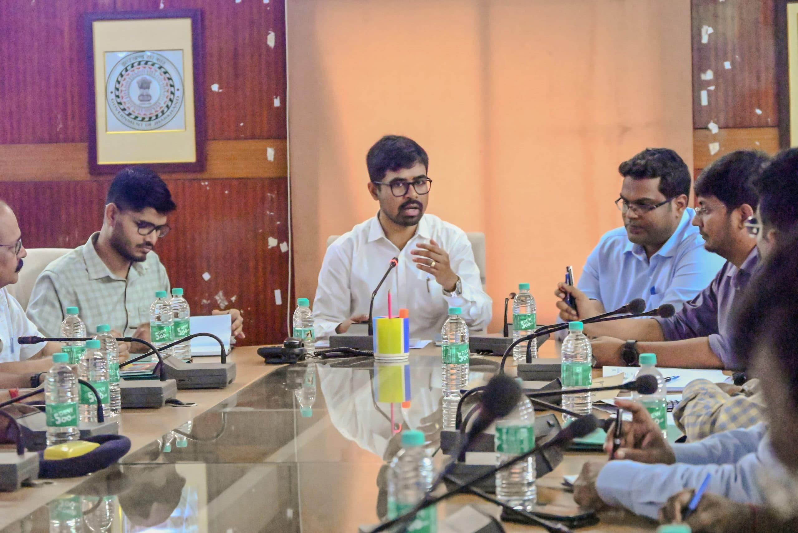 Deoghar News : पांच जुलाई तक श्रावणी मेले के तैयारी को पूर्ण करें, कोई कमी नहीं रहे : डीसी