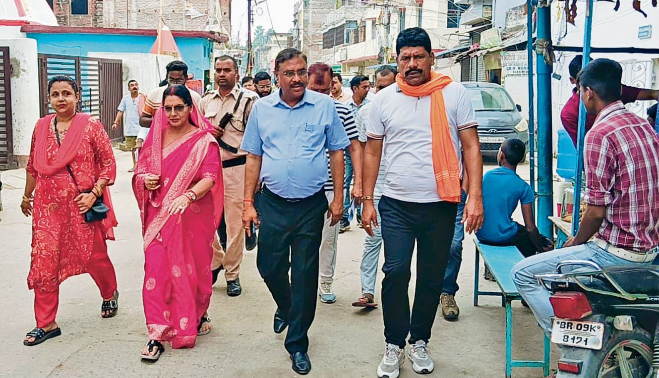 Begusarai News : स्टेशन रोड में अतिक्रमण हटा नाले पर लगाएं ढक्कन