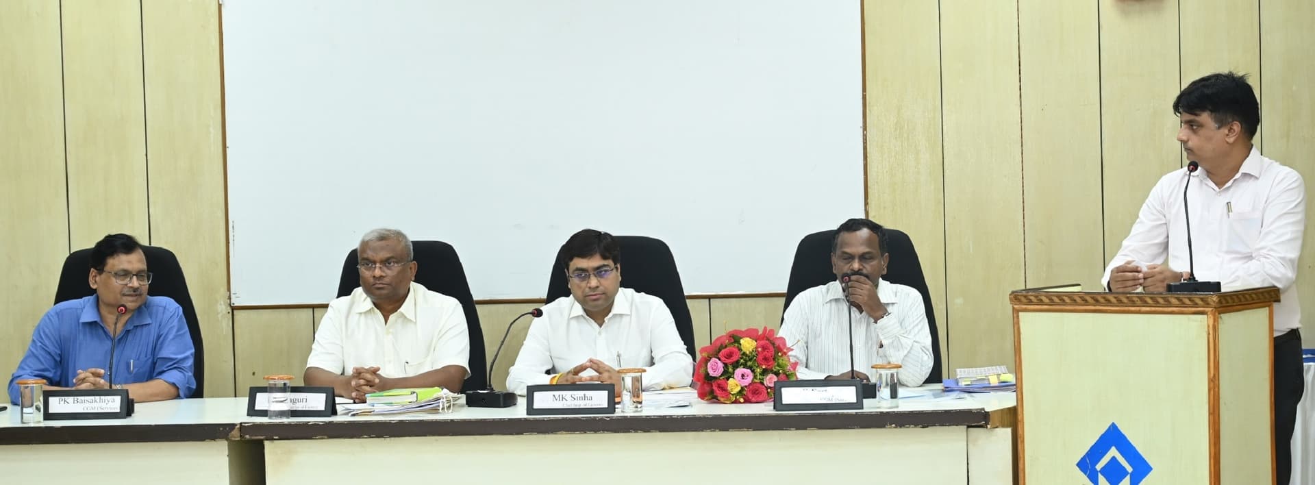 Bokaro News : सुरक्षा अनुपालन सुनिश्चित करें, श्रमिकों की सुरक्षा सर्वोच्च प्राथमिकता