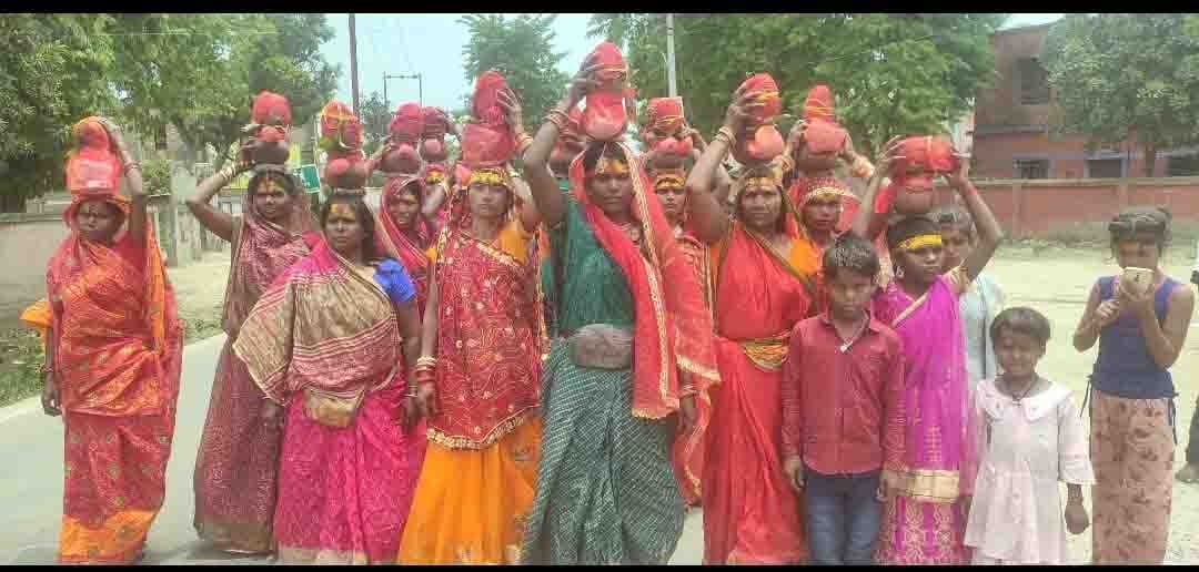 मंदिर में प्राण प्रतिष्ठा को लेकर भवानीपुर में निकली भव्य कलशयात्रा