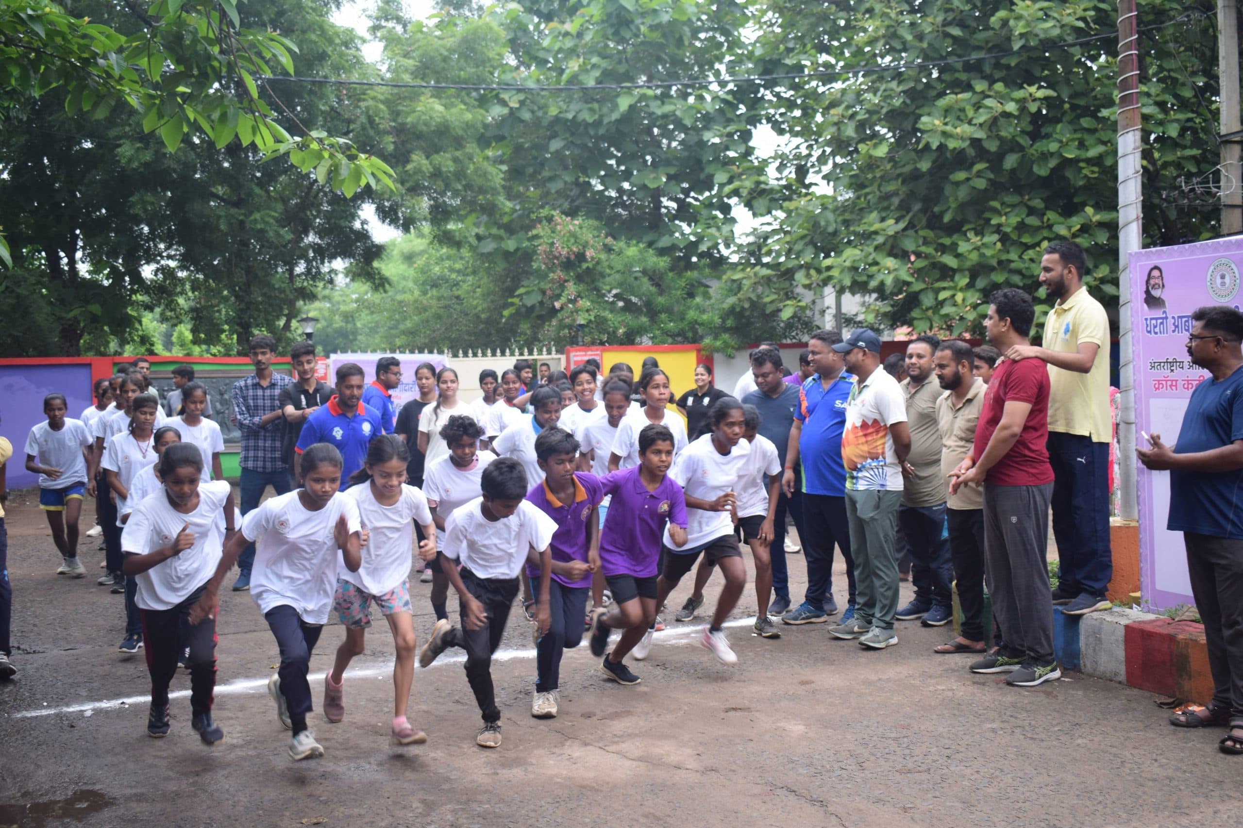 क्रॉस कंट्री दौड़ में रणजीत व सुहागिनी हांसदा ने मारी बाजी