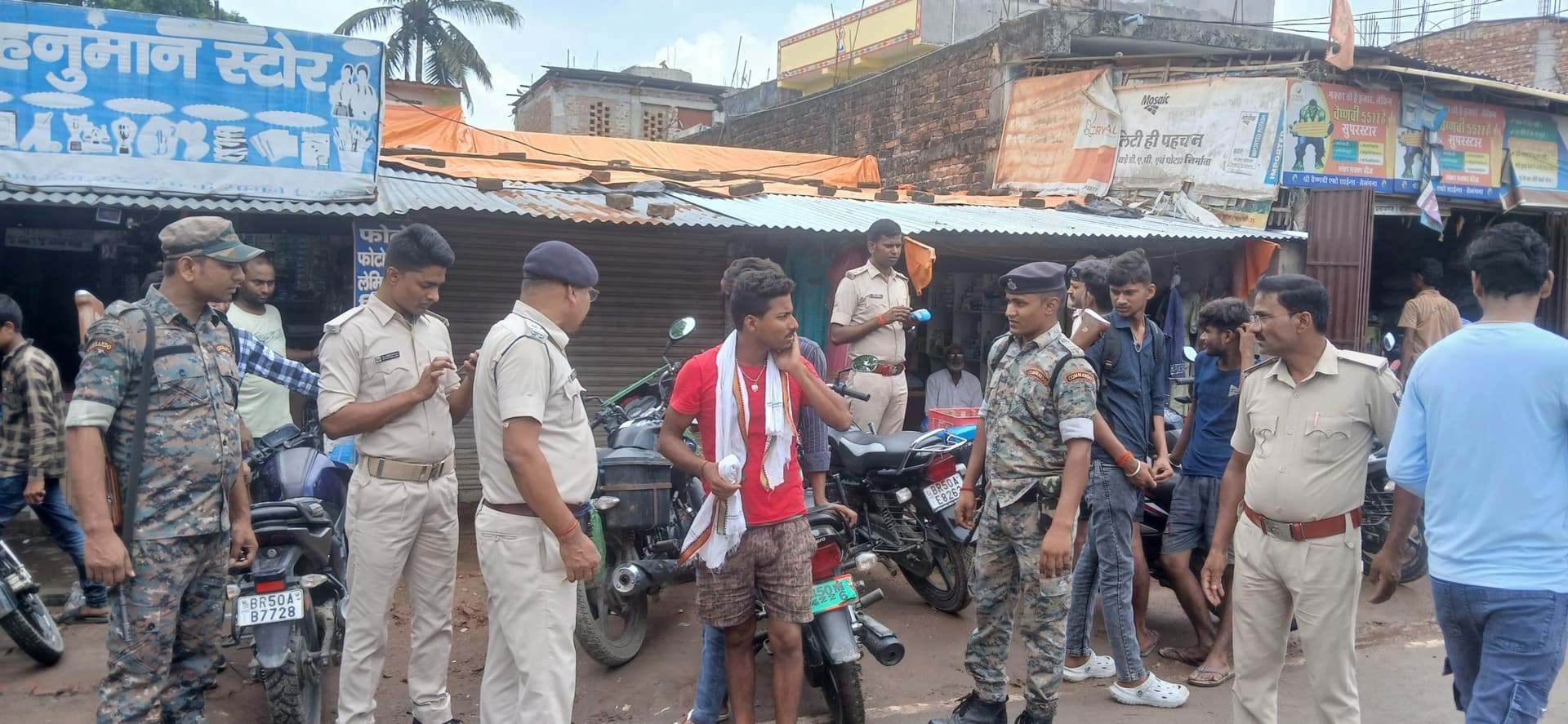 वाहन चेकिंग के दौरान वसूला गया 14 हजार का जुर्माना