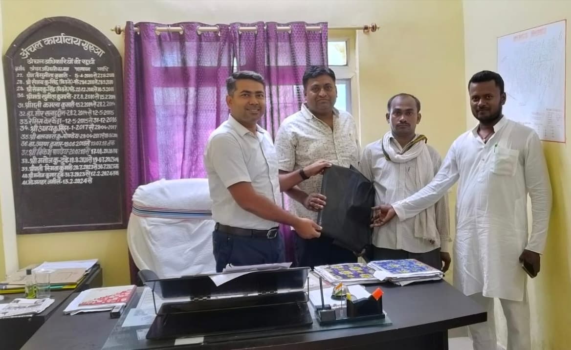 अगलगी के बाद पीड़ित परिवार को मिली सहायता