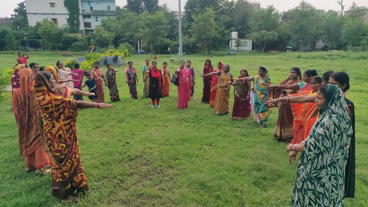 Deoghar news :  महिला समूहों ने निकाली जागरुकता रैली, नशामुक्ति की दिलायी शपथ