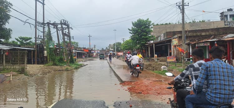 मूसलाधार बारिश से जल-जमाव,आवागमन में हो रही परेशानी