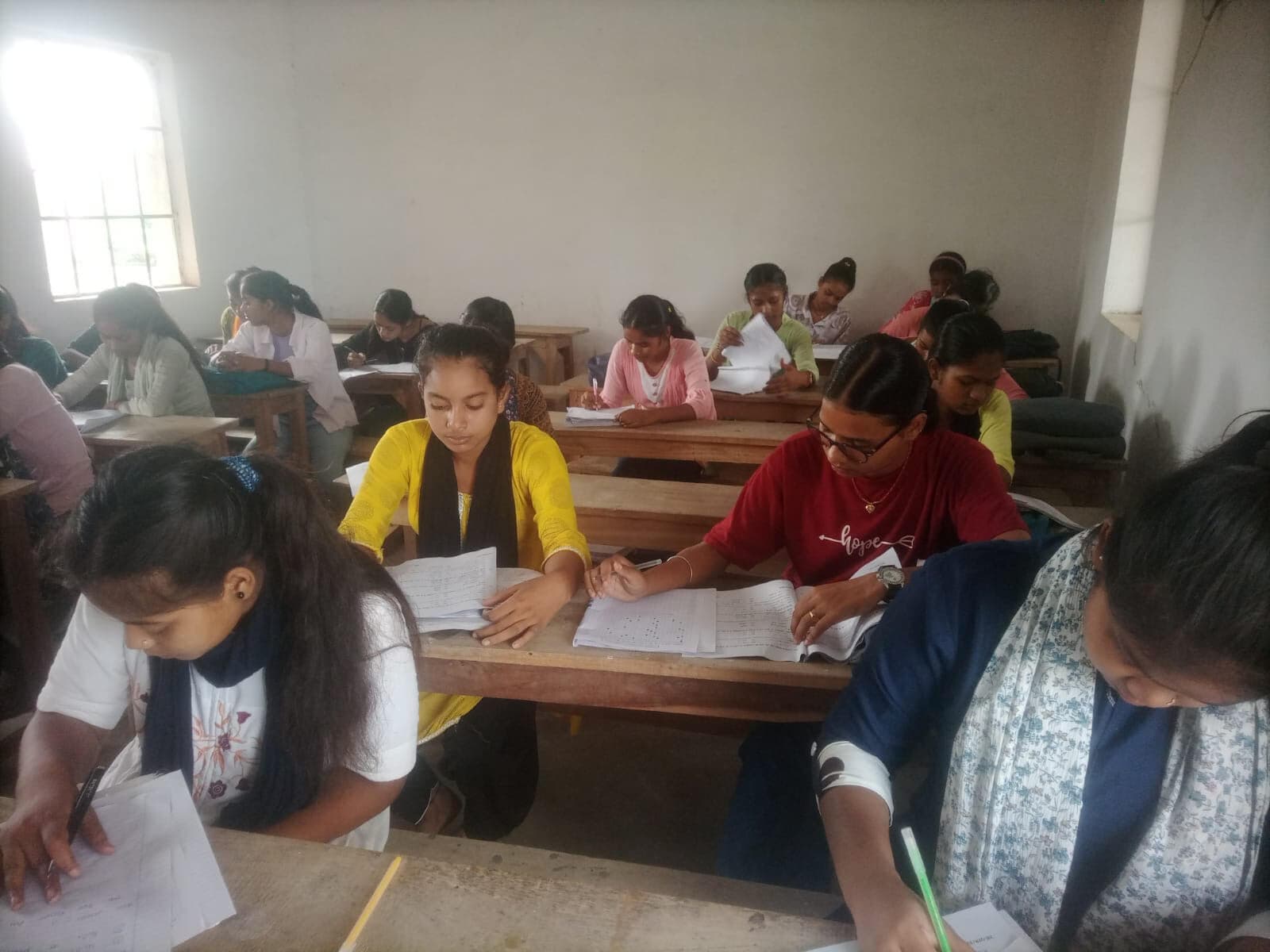 Samastipur News:जेटीए कॉलेज में 12 वीं की त्रैमासिक परीक्षा शांतिपूर्ण संपन्न