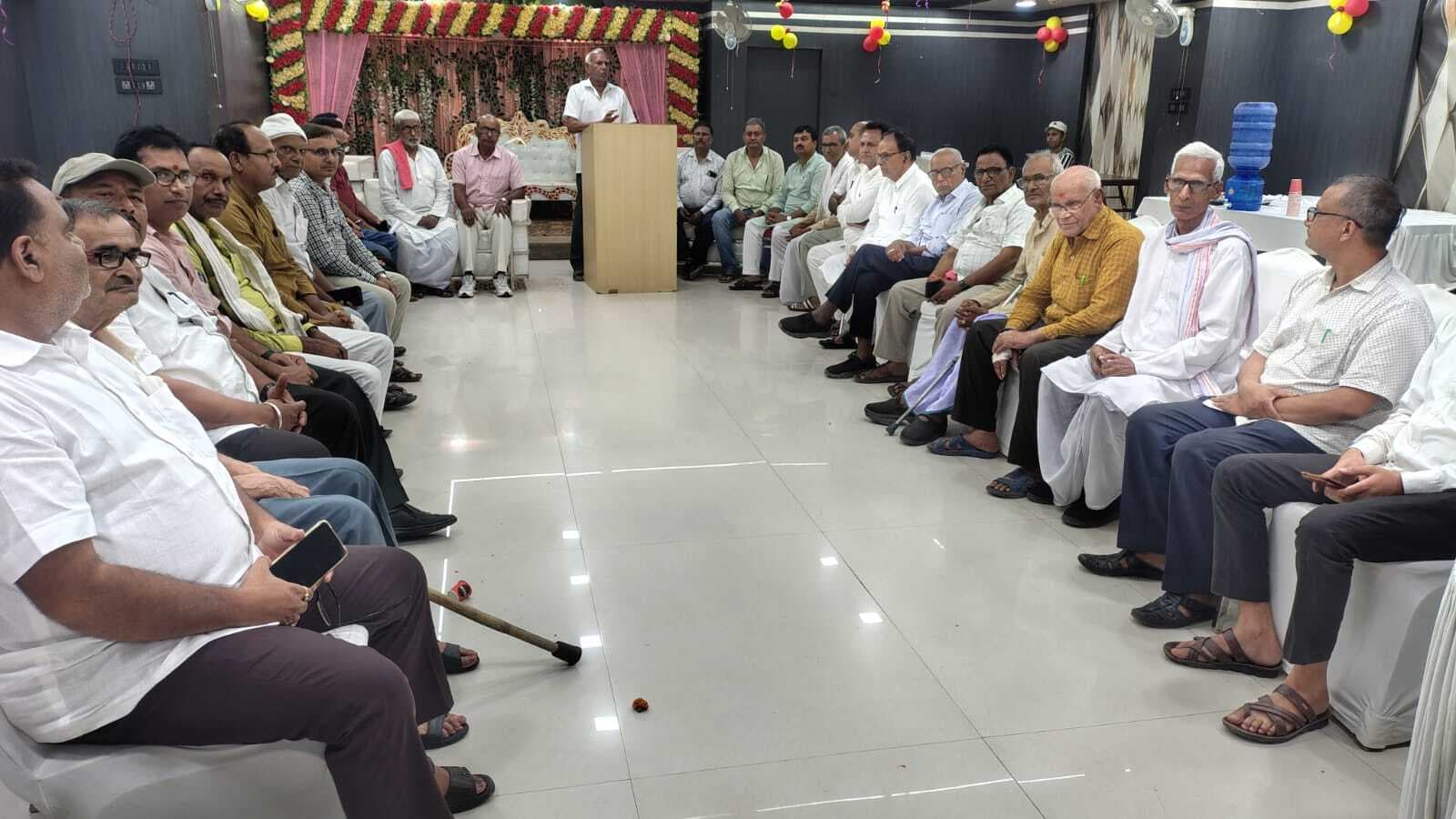 विचारों को अच्छी तरह बांध कर प्रस्तुत करना है निबंध : कुमार वीरेंद्र